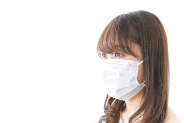 Üşüten bir kadın