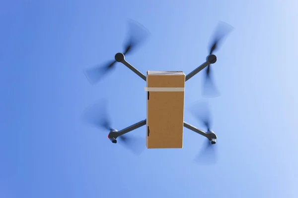 Použití Drone Pro Dodávku Vzduchu Pozadí Modré Oblohy — Stock fotografie