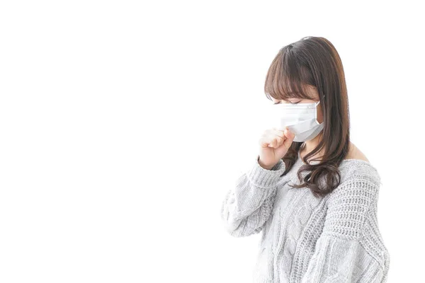 Een Vrouw Met Een Masker Die Kou Vat — Stockfoto