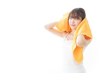 Banyo yaptıktan sonra kadın