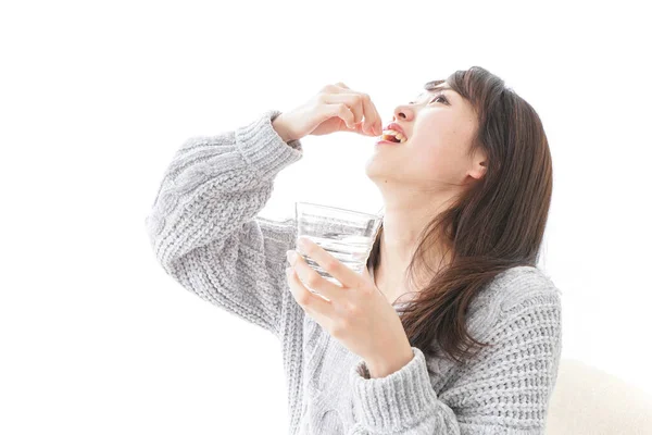 Mujer Tomando Medicamento Polvo —  Fotos de Stock