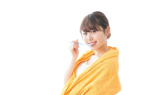 Mulher Escovando Dentes — Fotografia de Stock