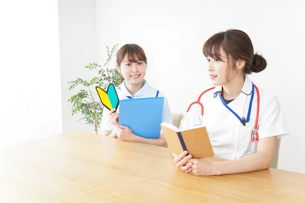 Two Young Female Nurses Image — Stock Photo, Image