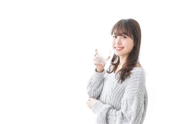Vrouw Drinkwater Geïsoleerd Wit — Stockfoto