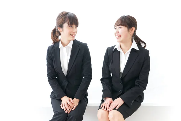 Zwei Geschäftsfrauen Isoliert Auf Weißem Hintergrund — Stockfoto