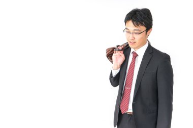 Takım elbiseli genç iş adamı