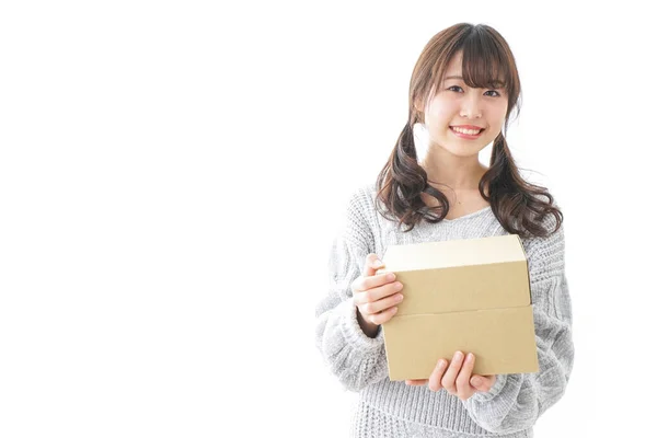 Mujer Teniendo Una Caja — Foto de Stock