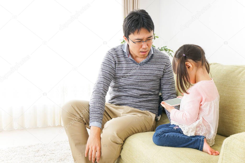 Father feeling stress about child-raising 