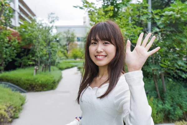 Asian Young Woman Waiting — Stock Photo, Image