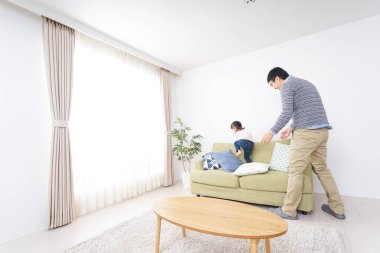 Asyalı baba ve çocuk