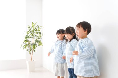 Anaokulunda oynayan çocuklar