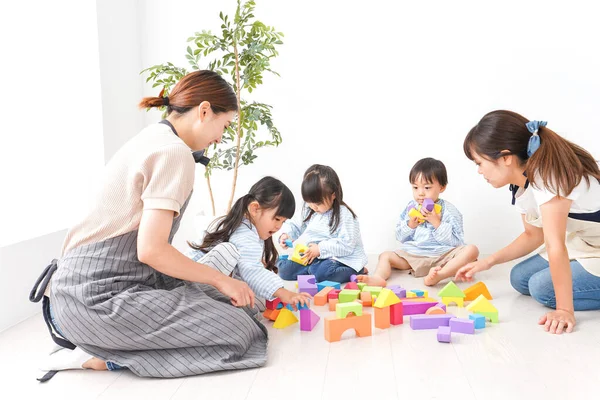 Kinder Spielen Kindergarten — Stockfoto