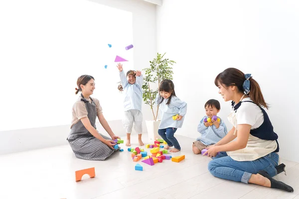 Kinderen Spelen Kleuterschool — Stockfoto