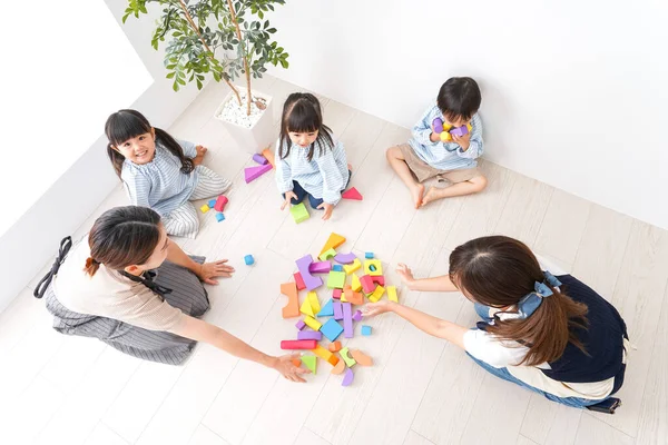 Kinder Spielen Kindergarten — Stockfoto