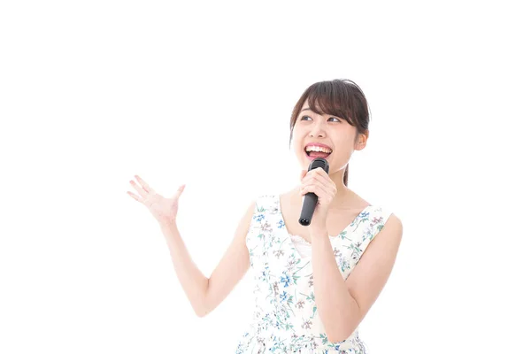 Jovem Mulher Cantando Karaoke Microfone — Fotografia de Stock