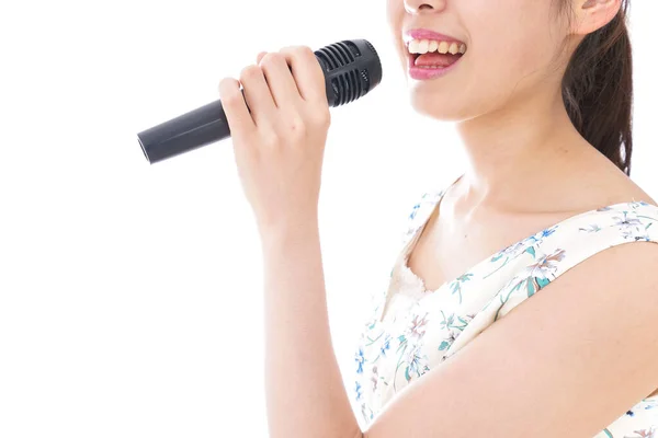 Mujer Joven Cantando Karaoke Micrófono — Foto de Stock