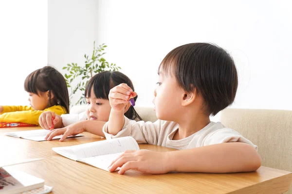 Niños Que Estudian Clase —  Fotos de Stock