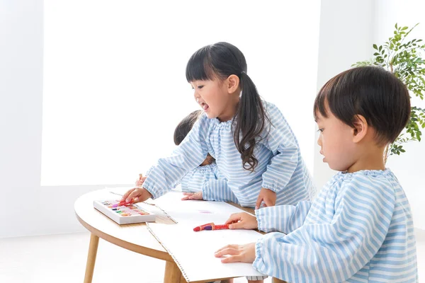 Kinderen Schilderen Kleuterschool — Stockfoto