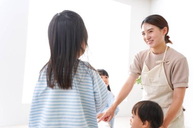 Anaokulu resminde okuyan çocuklar