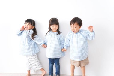 Anaokulunda oynayan çocuklar.