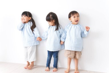 Anaokulunda oynayan çocuklar.