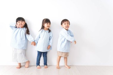 Anaokulunda oynayan çocuklar.