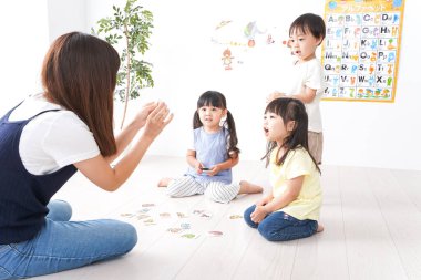 Anaokulu imajındaki çocuklar