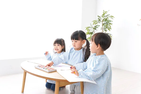 Niños Estudiando Jardín Infantes Imagen — Foto de Stock