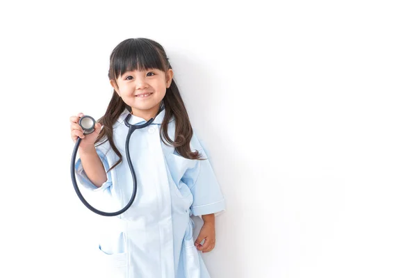 Gadis Kecil Berpakaian Seperti Perawat Gambar — Stok Foto