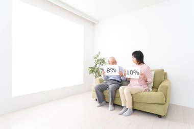 Üst düzey çift tüketim vergisi zammı hakkında konuşuyor
