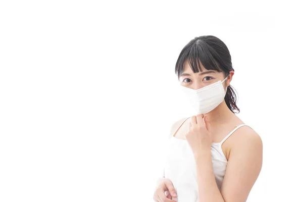 Mujer Joven Con Máscara Sufren Alergia —  Fotos de Stock