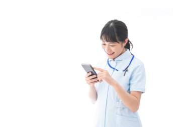 İş yerindeki genç hemşire