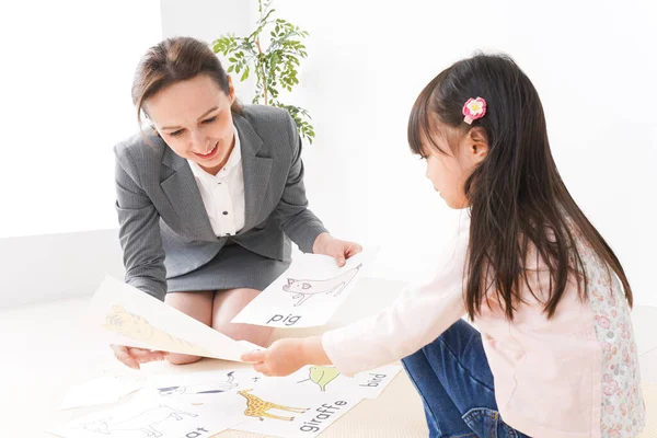 Liten Barnstudie Engelska — Stockfoto