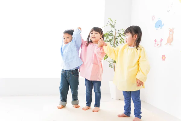 Glückliche Asiatische Kinder Beim Spielen Kindergarten — Stockfoto