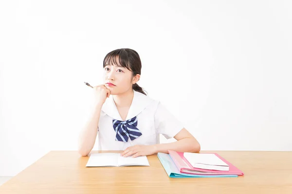 Junge Asiatische Studentin Uniform Studiert — Stockfoto