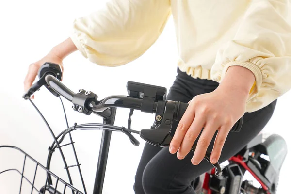 Junge Frau Fährt Fahrrad — Stockfoto