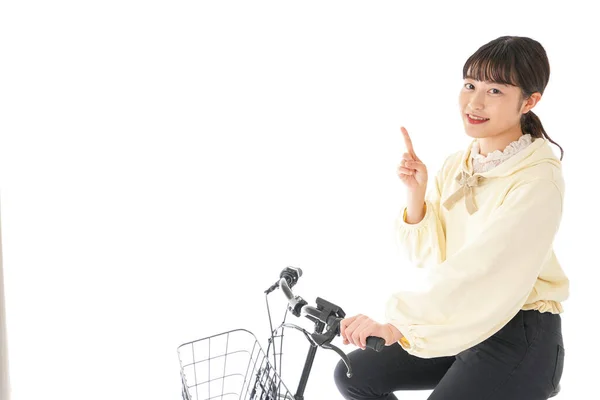 Jovem Mulher Andar Bicicleta Fundo Branco — Fotografia de Stock