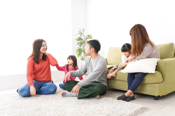 Children Mother Father Gather Home — Stock Photo, Image