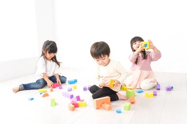 Crianças Brincando Bloco — Fotografia de Stock