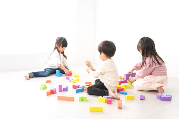 Kinderen Spelen Het Blok — Stockfoto
