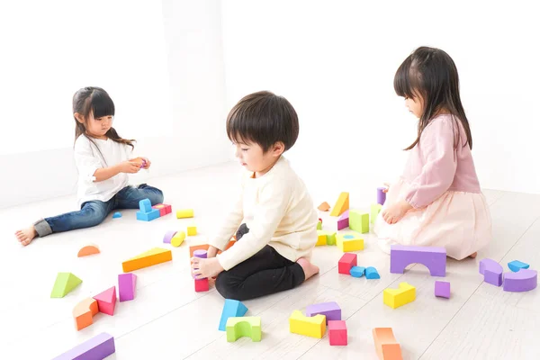 Kinderen Spelen Het Blok — Stockfoto