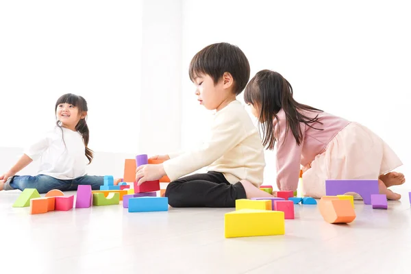 Kinderen Spelen Het Blok — Stockfoto
