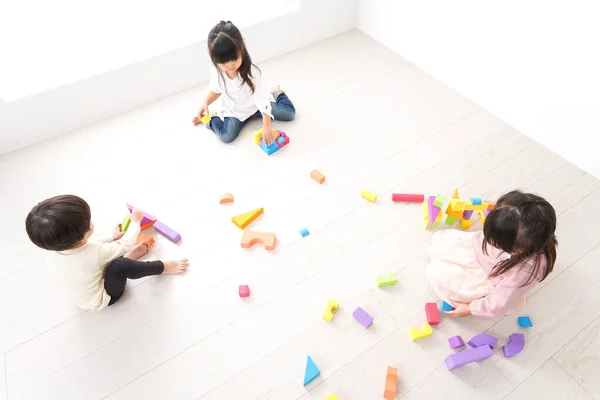 Niños Jugando Jardín Infantes — Foto de Stock