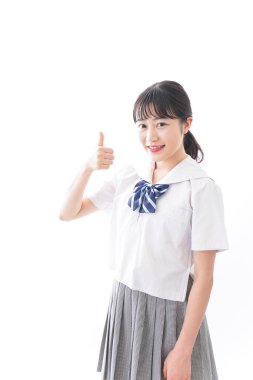 Öğrenci tamam işareti veriyor.