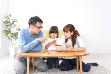 Ebeveynler çocuklarına öğretiyor