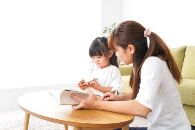 Ebeveynler çocuklarına öğretiyor