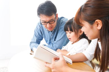 Ebeveynler çocuklarına öğretiyor