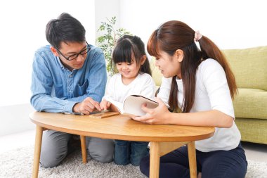 Ebeveynler çocuklarına öğretiyor