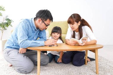 Ebeveynler çocuklarına öğretiyor