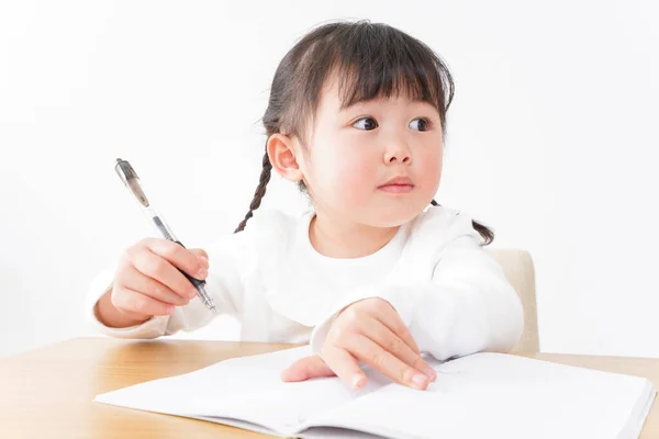 Schattig Kind Alleen Studeren — Stockfoto